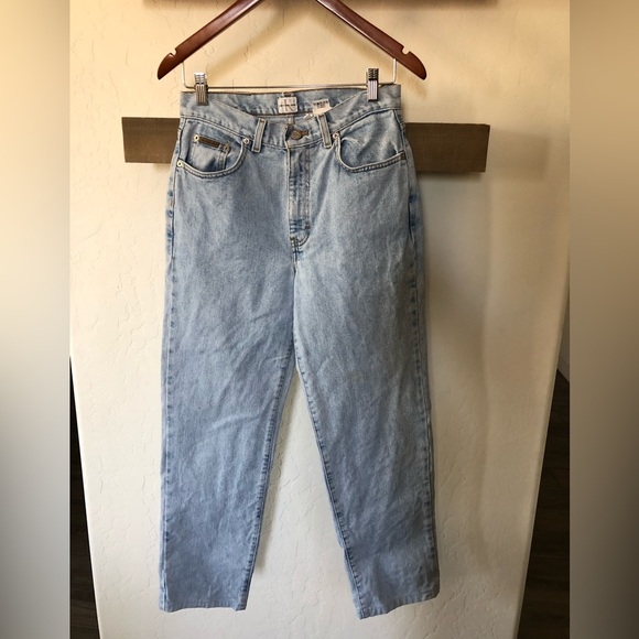 Calvin Klein|Vintage CK women’s light wash mom Jeans,Brown logo•••100% cotton - Picture 3 of 16